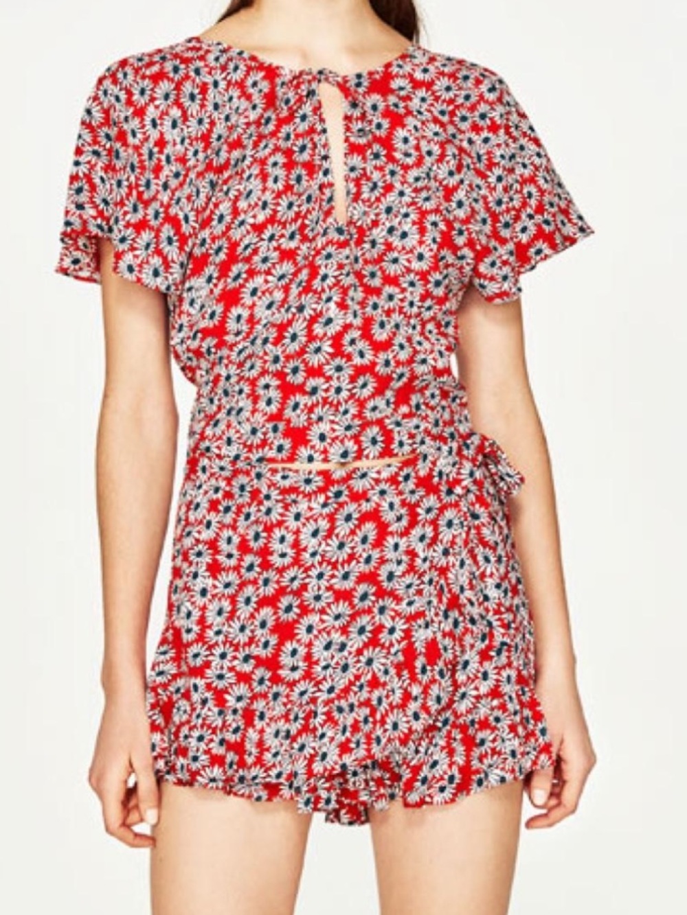Zara Red Daisy-Print Tie-Side Skort - Picture 2 of 8